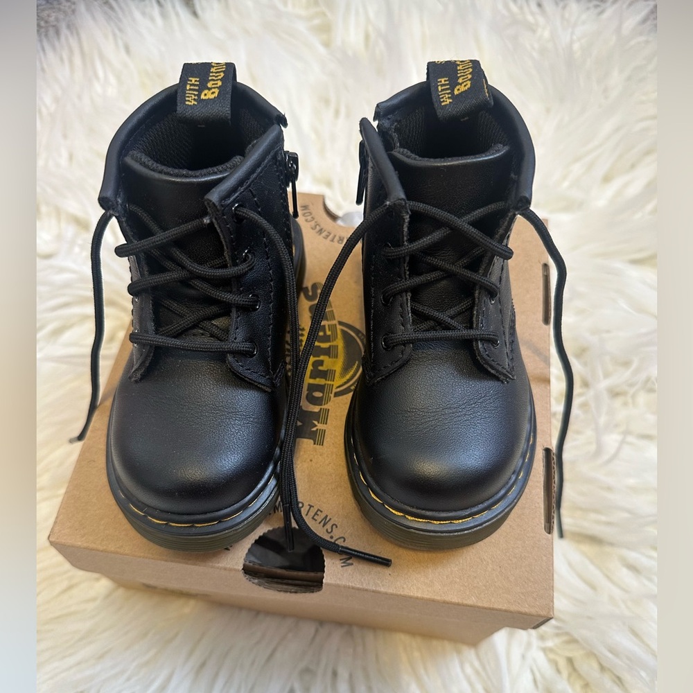 Dr Martens 1460 Softy T Leather Lace-up Infant Boots